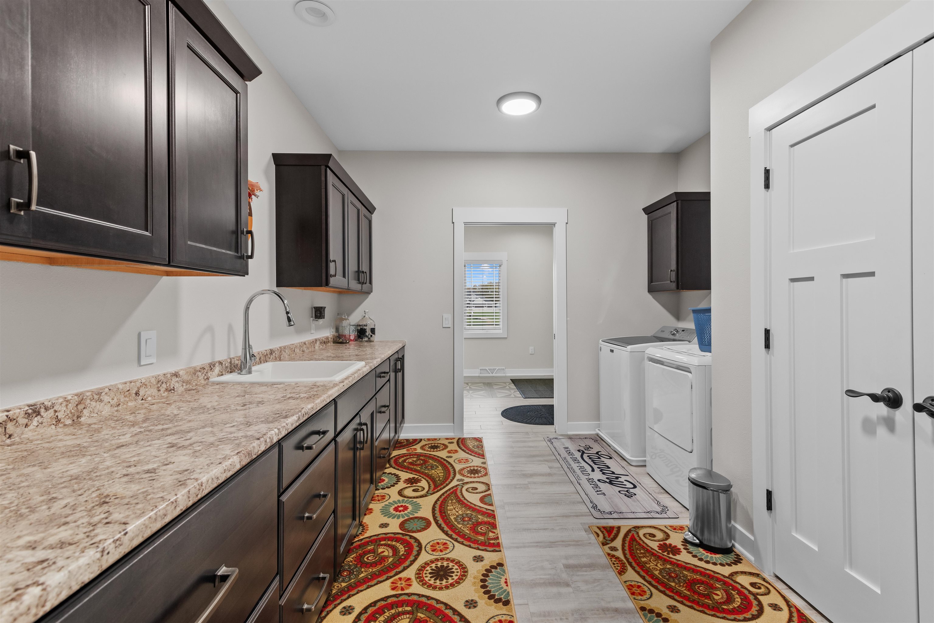 Fort Atkinson, Wisconsin 53538, United States, 3 Bedrooms Bedrooms, ,3 BathroomsBathrooms,Residential,Active,237316