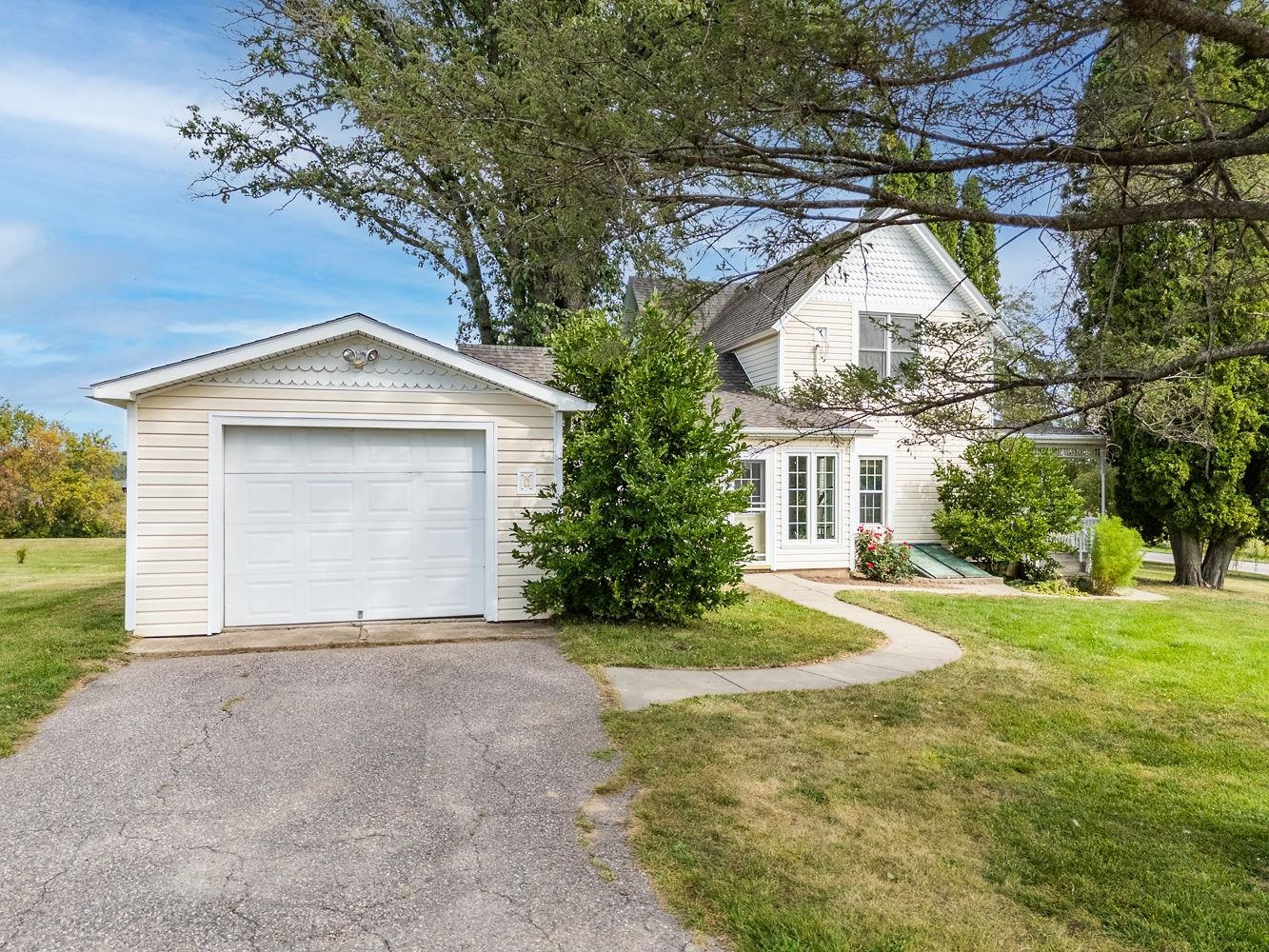 Wonewoc, Wisconsin 53968, United States, 3 Bedrooms Bedrooms, ,2 BathroomsBathrooms,Residential,Active,42736