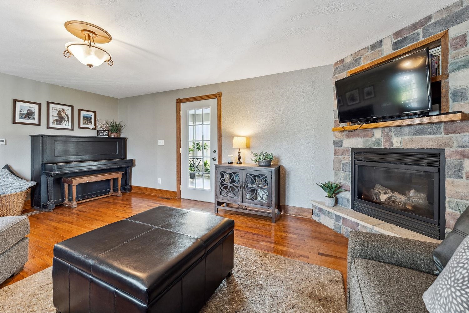 Wonewoc, Wisconsin 53968, United States, 3 Bedrooms Bedrooms, ,2 BathroomsBathrooms,Residential,Active,42736