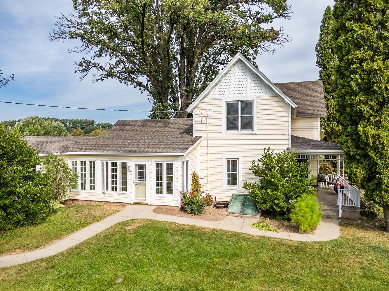 Wonewoc, Wisconsin 53968, United States, 3 Bedrooms Bedrooms, ,2 BathroomsBathrooms,Residential,Active,42736