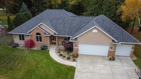 Photo of 5494 Sunset Trail, Waunakee, WI 53597 (MLS # 2011764)