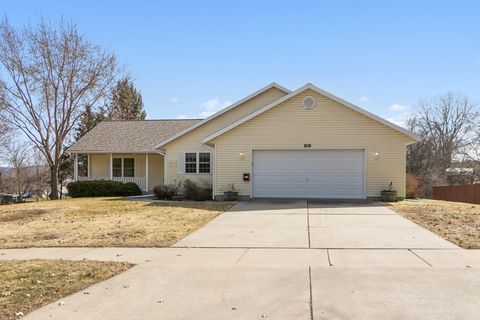Photo of 908 Surrey Lane, Baraboo, WI 53913 (MLS # 2018193)