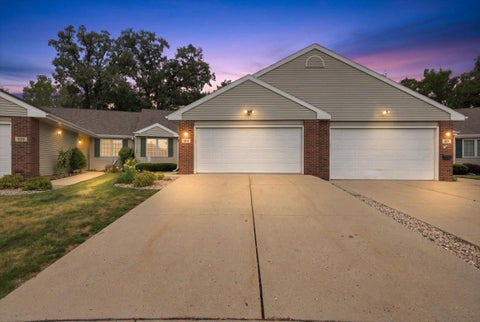 Photo of 615 Kensington Square, Stoughton, WI 53589 (MLS # 2029963)