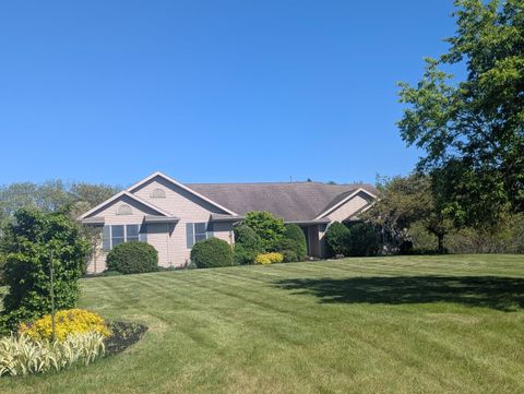 Photo of 5614 N Vista Lane, Janesville, WI 53548 (MLS # 2023731)