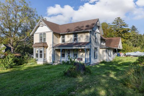 Photo of 2831 S Lucas Street, Orfordville, WI 53576 (MLS # 2008925)