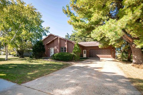 Photo of 1455 Wellington Drive, Reedsburg, WI 53959 (MLS # 2010480)