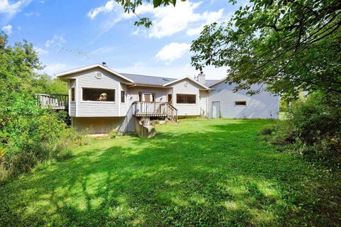 Photo of 847 County Road JG, Mount Horeb, WI 53572 (MLS # 2009729)