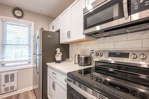 Tiny photo for 8 Spruce Trail 8 #8, Wisconsin Dells, WI 53965 (MLS # 2006064)