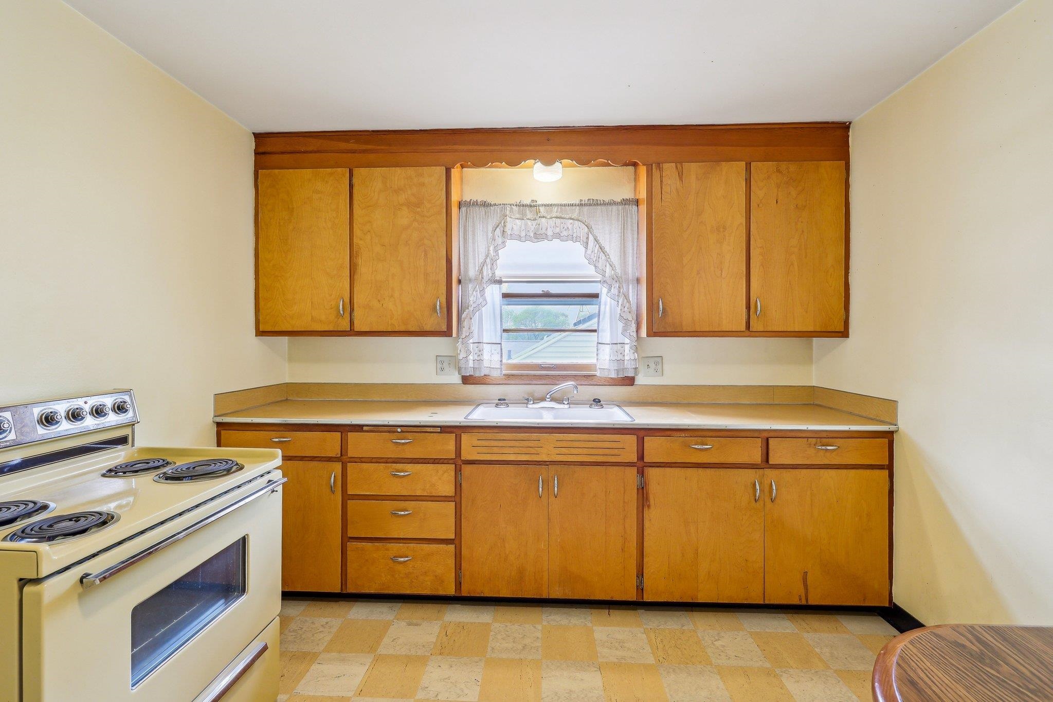 Madison, Wisconsin 53714, United States, 4 Bedrooms Bedrooms, ,2 BathroomsBathrooms,Residential,Active,134339