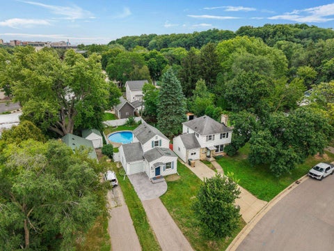 Photo of 717 N Blackhawk Avenue, Madison, WI 53705 (MLS # 2031930)