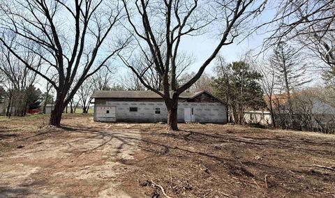 Photo of 3230 S Oakhill Avenue, Janesville, WI 53546 (MLS # 2020498)