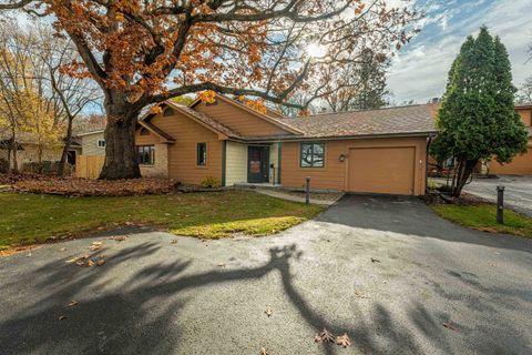 Photo of 4707 Burma Road G #G, McFarland, WI 53558 (MLS # 2012108)