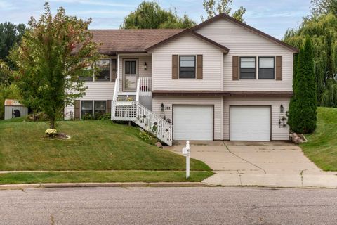 Photo of 311 Spruce Court, Baraboo, WI 53913 (MLS # 2009507)