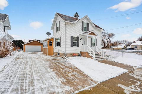 Photo of 427 W 12th Avenue, Oshkosh, WI 54902 (MLS # 2014153)