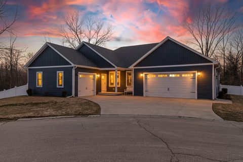 Photo of 631 Fiddlehead Court, Green Lake, WI 54941 (MLS # 2019466)