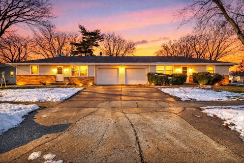 Photo of 56 S Huron Drive, Janesville, WI 53545 (MLS # 2014081)