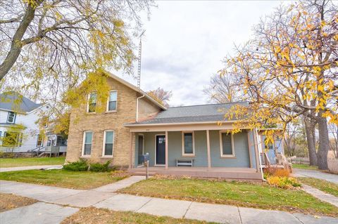 Photo of 947 W Wisconsin Street, Portage, WI 53901 (MLS # 2012115)