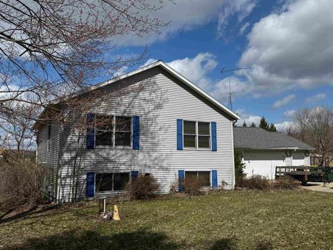 Photo of E8032 E Lake Virginia Road, Reedsburg, WI 53959 (MLS # 2020351)
