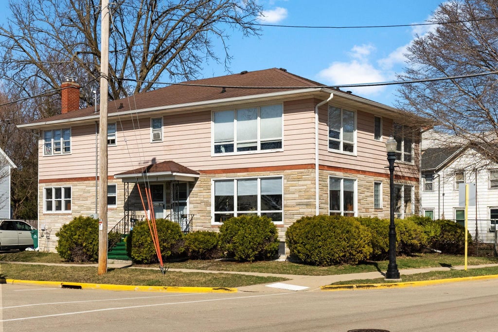 606421303 Multi-Family Properties for Sale in Edgerton