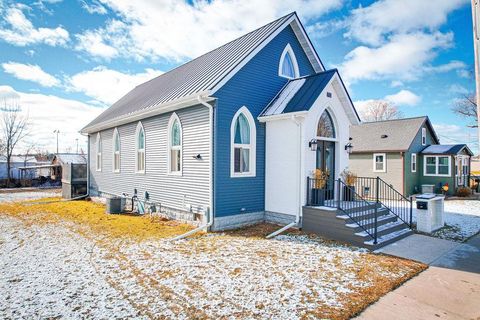 Photo of 712 Lacrosse Street, Mauston, WI 53948 (MLS # 2012404)