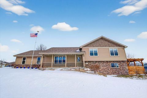 Photo of 901 Blue Mounds Street, Mount Horeb, WI 53572 (MLS # 2018382)
