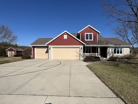 Photo of 6692 W Thornapple Drive, Janesville, WI 53548 (MLS # 2015566)