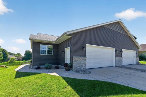 Property photo of 746 Thompson Drive, Oregon, WI 53575