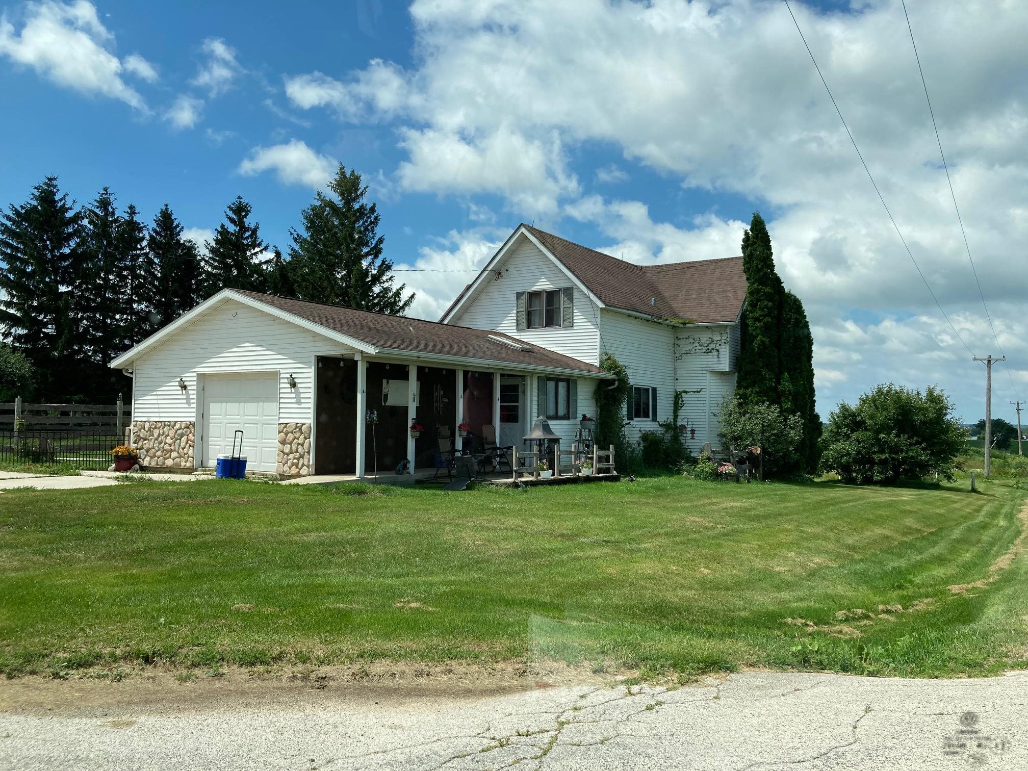 W2317 E Jefferson Road