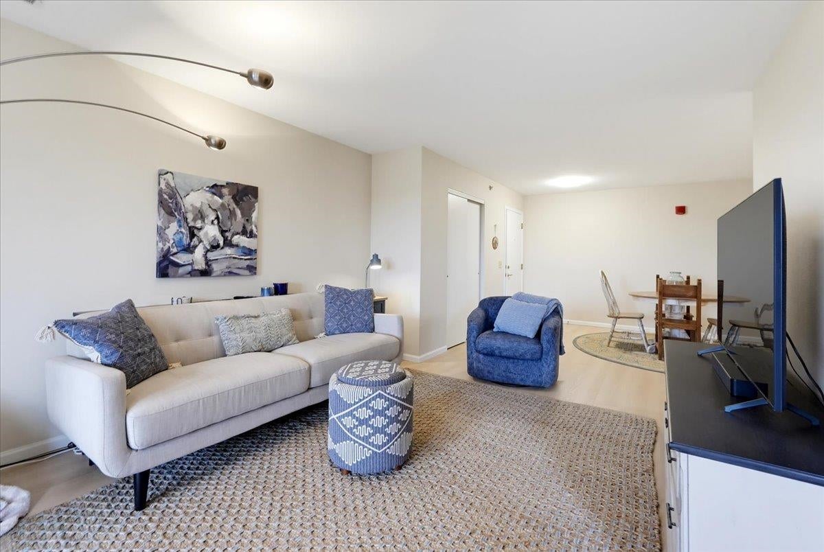 102 Prairie Heights Drive 405