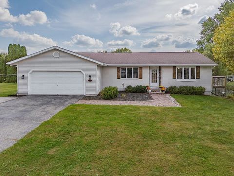 Photo of 633 Naragansett Avenue, Baraboo, WI 53913 (MLS # 2009880)