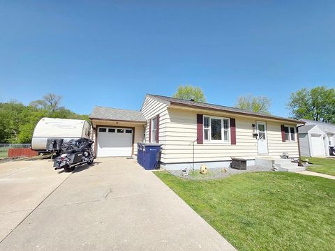 Photo of 1001 Cornelia Street, Janesville, WI 53545 (MLS # 2023393)