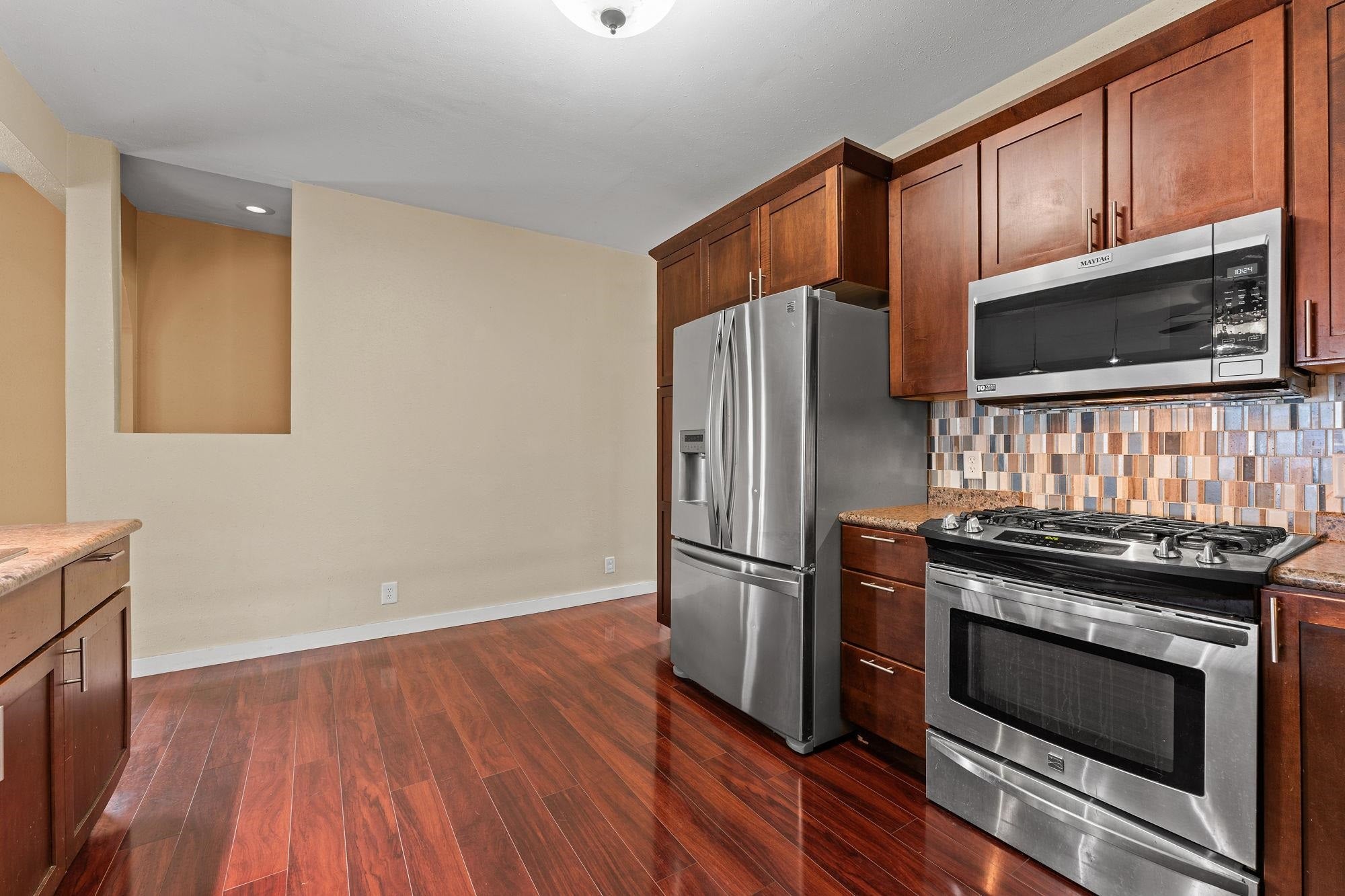 318 E Walnut Street