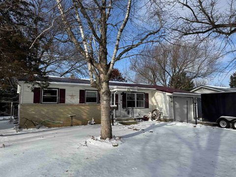Photo of 1310 Monterey Lane, Janesville, WI 53546 (MLS # 2014142)