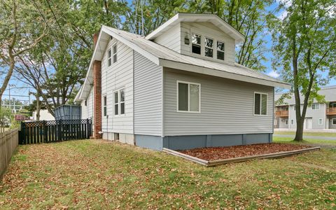 Photo of 135 N Birney Street, Wisconsin Dells, WI 53965 (MLS # 2008508)