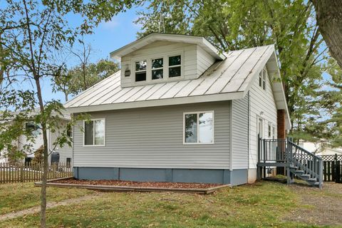 Photo of 135 N Birney Street, Wisconsin Dells, WI 53965 (MLS # 2008508)
