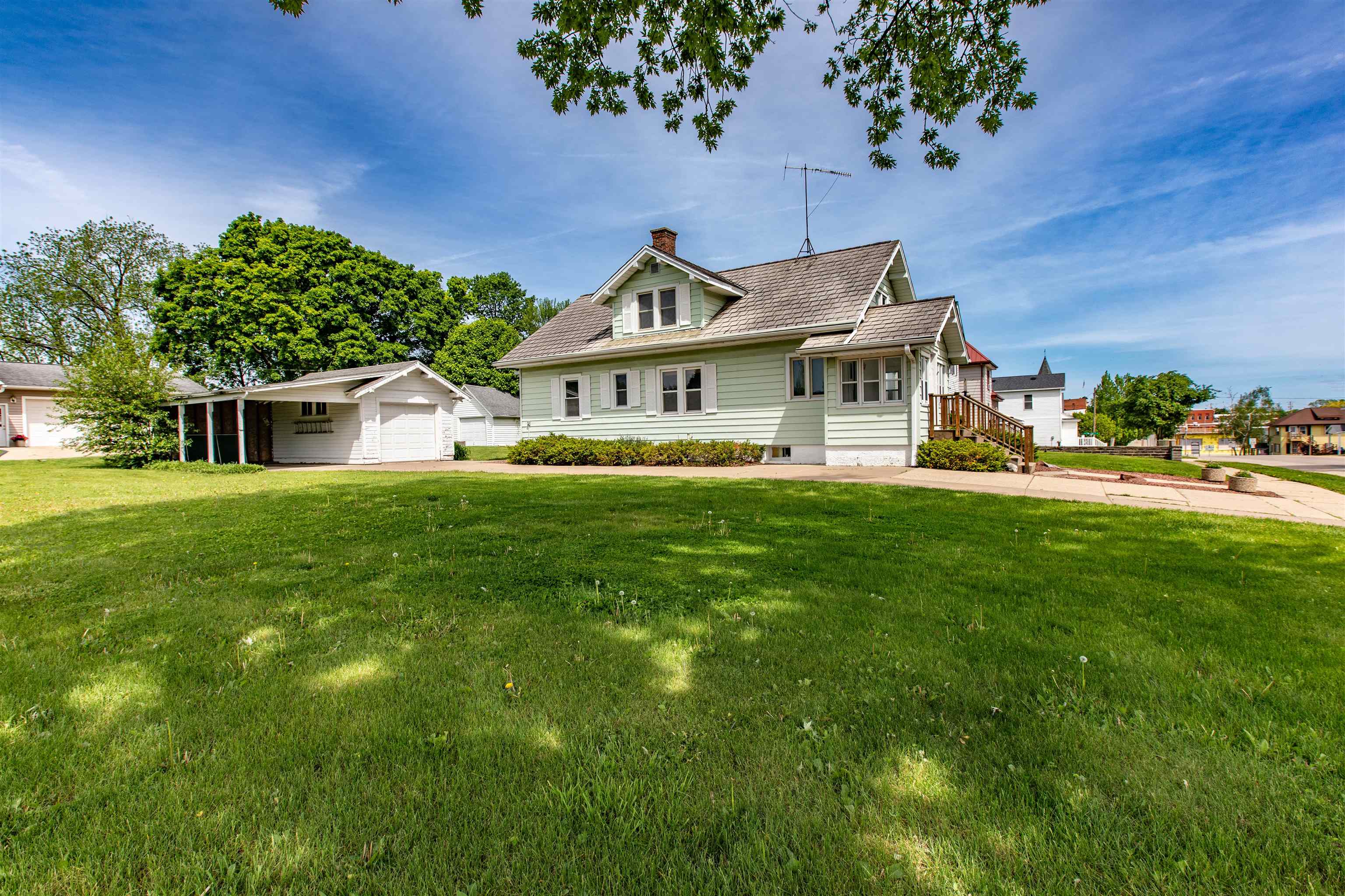 314 S Iowa Street