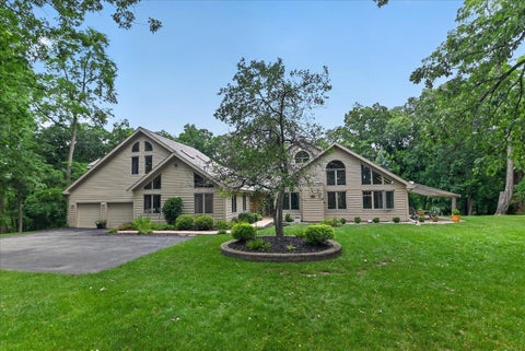 Property photo of 2395 White Oak Trail, Oregon, WI 53575