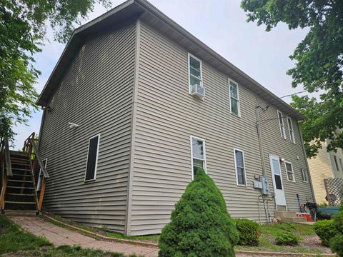 Photo of 502 E Cook Street, Portage, WI 53901 (MLS # 2022905)