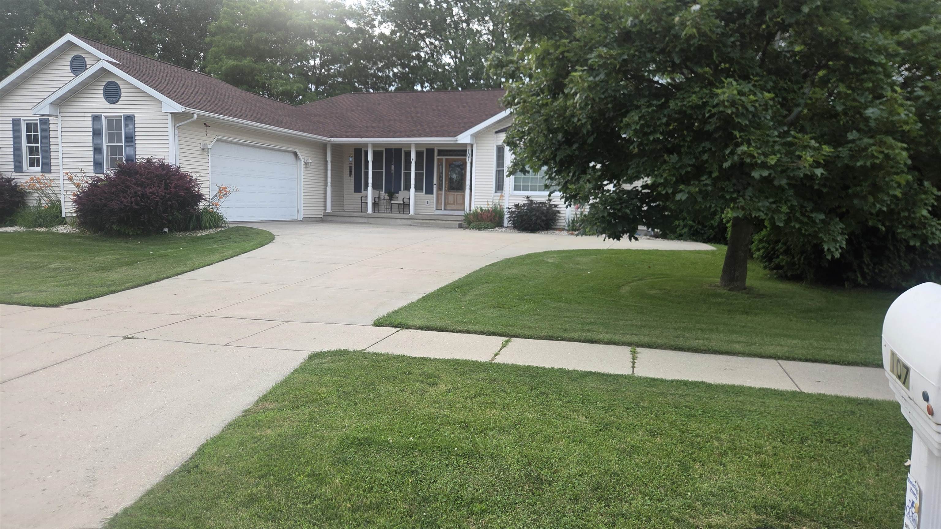 107 Lazy Lake Drive
