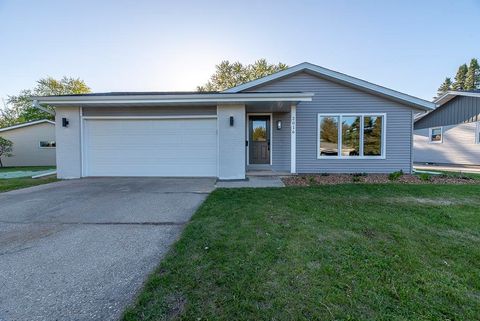 2016 S Grant Avenue, Janesville, WI 53546 - #: 1998936