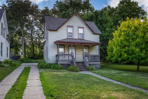 Photo of 938 5th Street, Beloit, WI 53511 (MLS # 2025848)