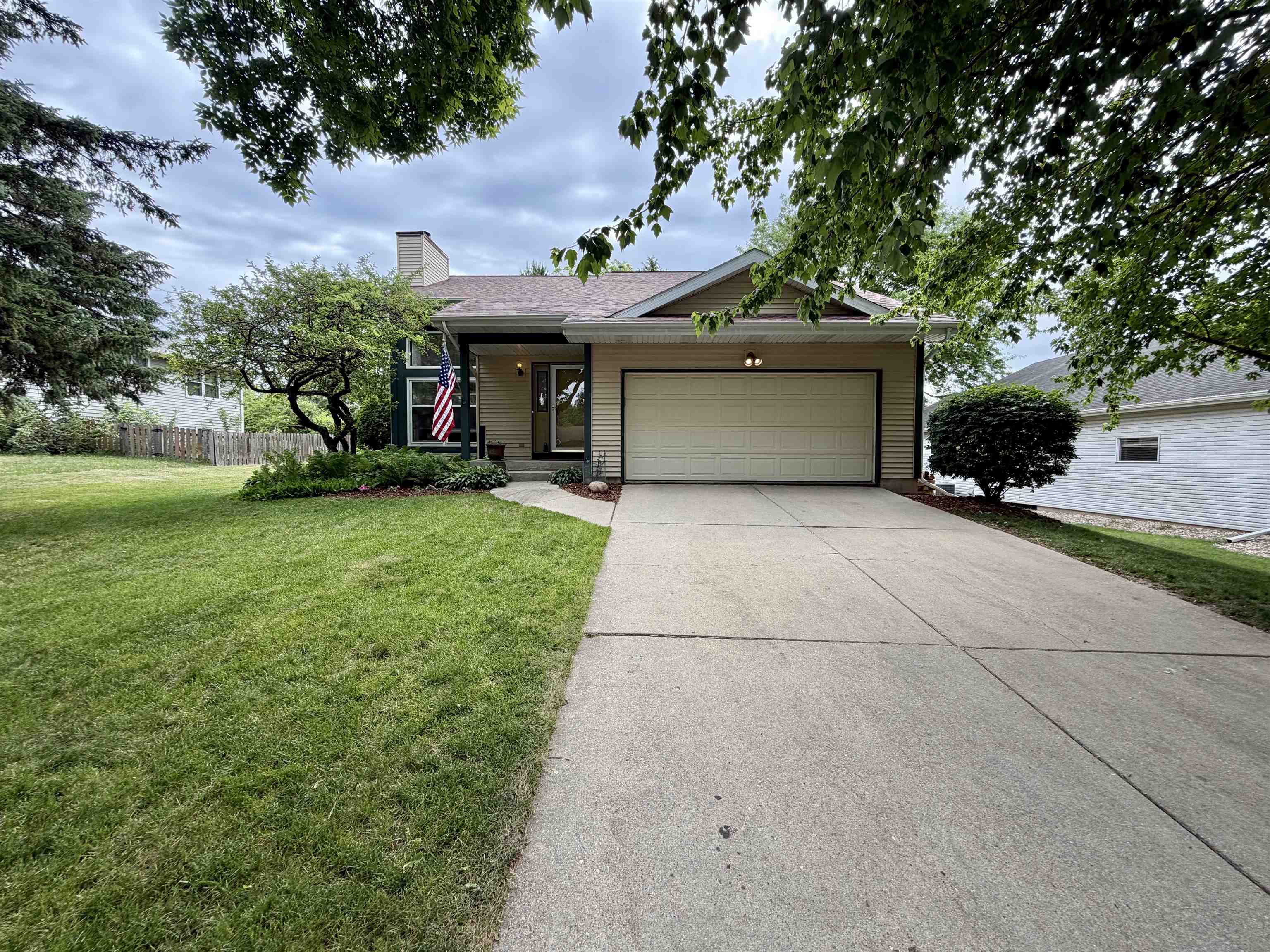 2809 Maple View Drive