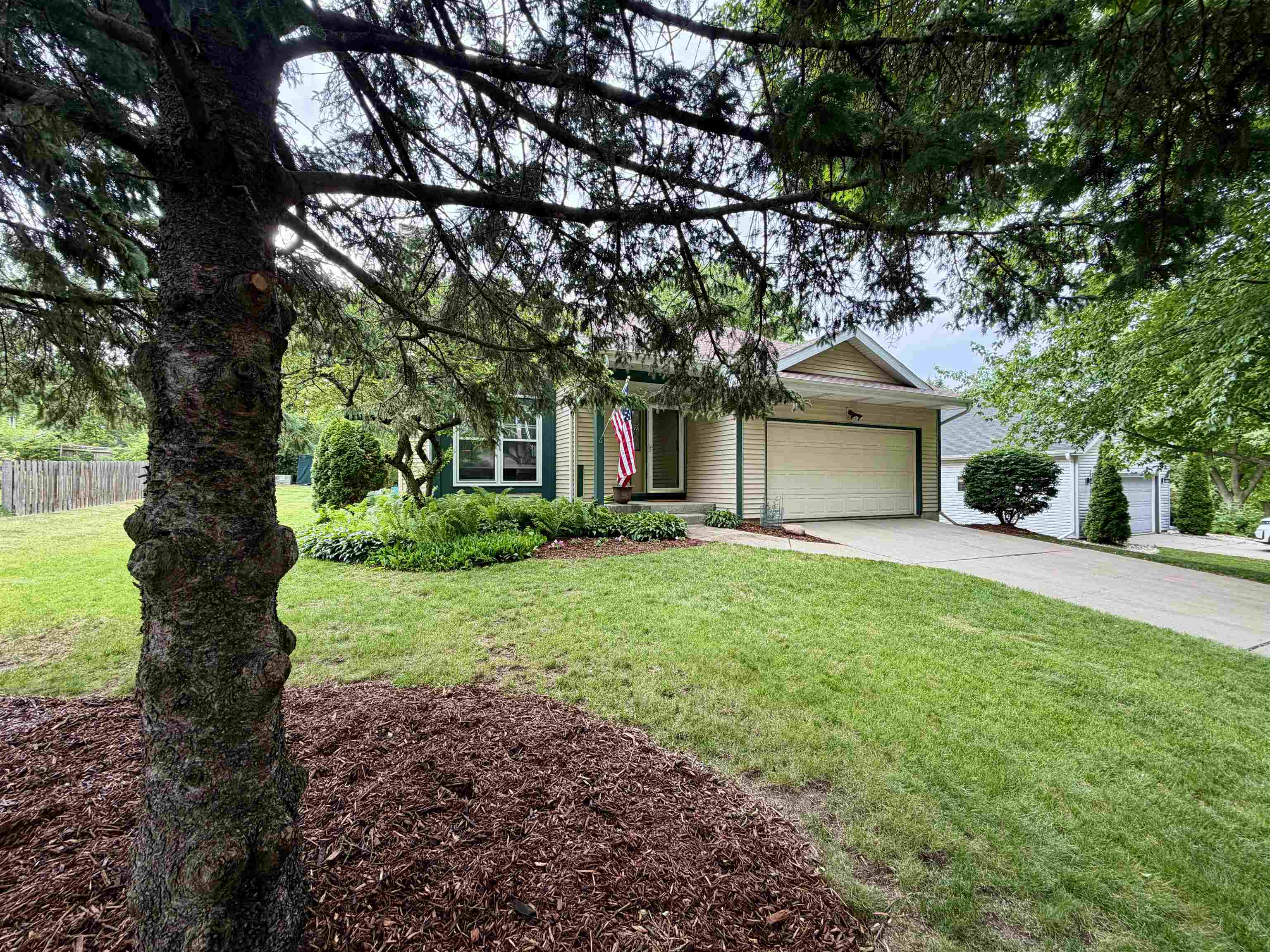 2809 Maple View Drive