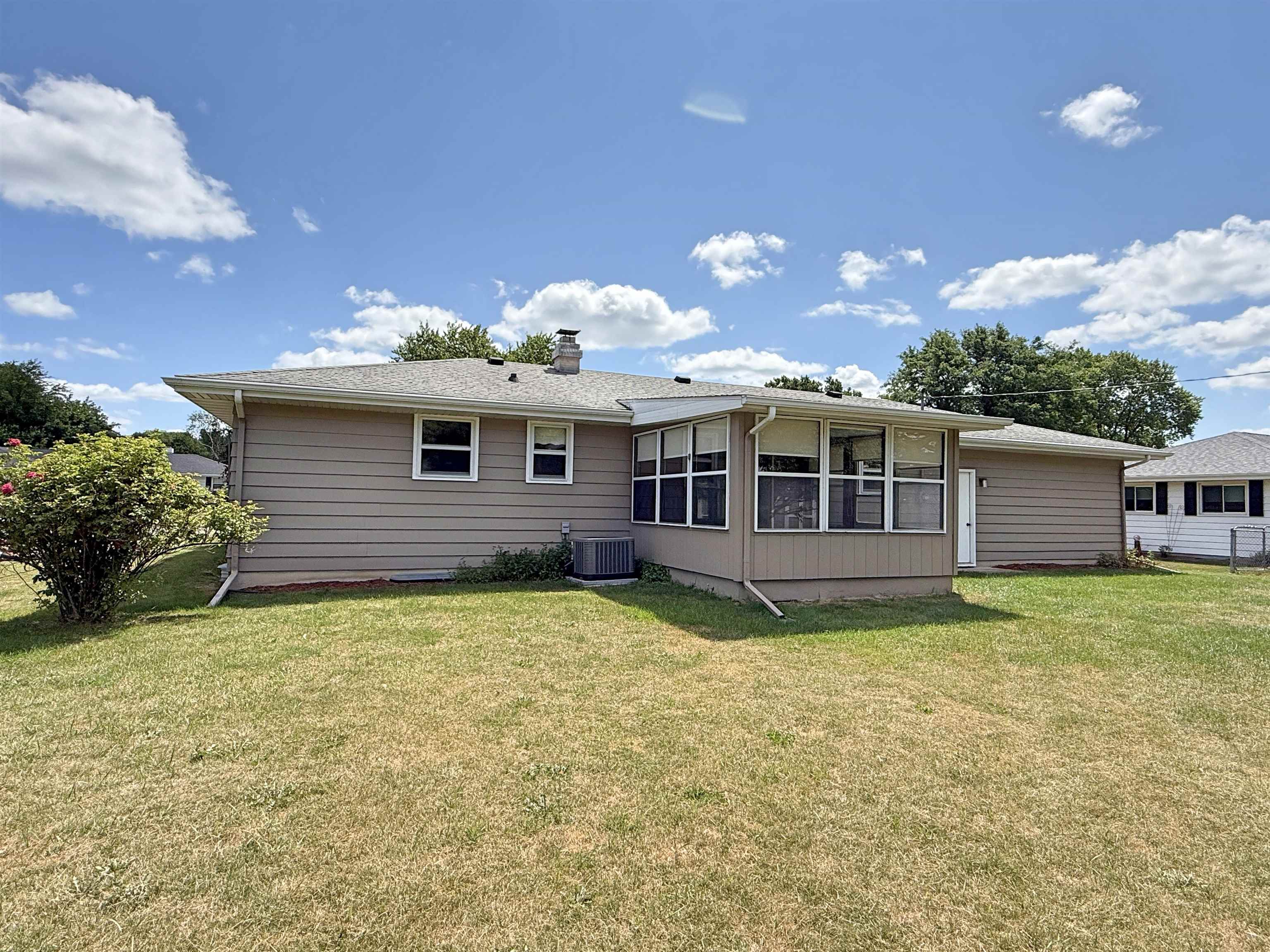 1429 N Pontiac Drive