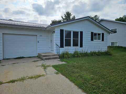 Photo of 625 Cross Street, Poynette, WI 53955 (MLS # 2028908)