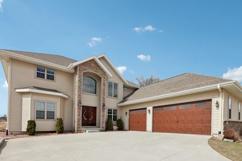 Photo of 2820 Bluebird Drive, Portage, WI 53901 (MLS # 2018439)