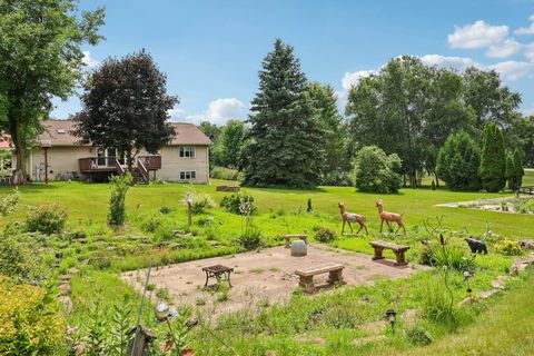 Tiny photo for 102 Cheney Avenue, Endeavor, WI 53930 (MLS # 2004073)