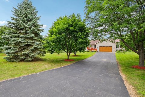 Tiny photo for 102 Cheney Avenue, Endeavor, WI 53930 (MLS # 2004073)