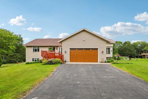 Tiny photo for 102 Cheney Avenue, Endeavor, WI 53930 (MLS # 2004073)