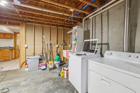 Tiny photo for 102 Cheney Avenue, Endeavor, WI 53930 (MLS # 2004073)